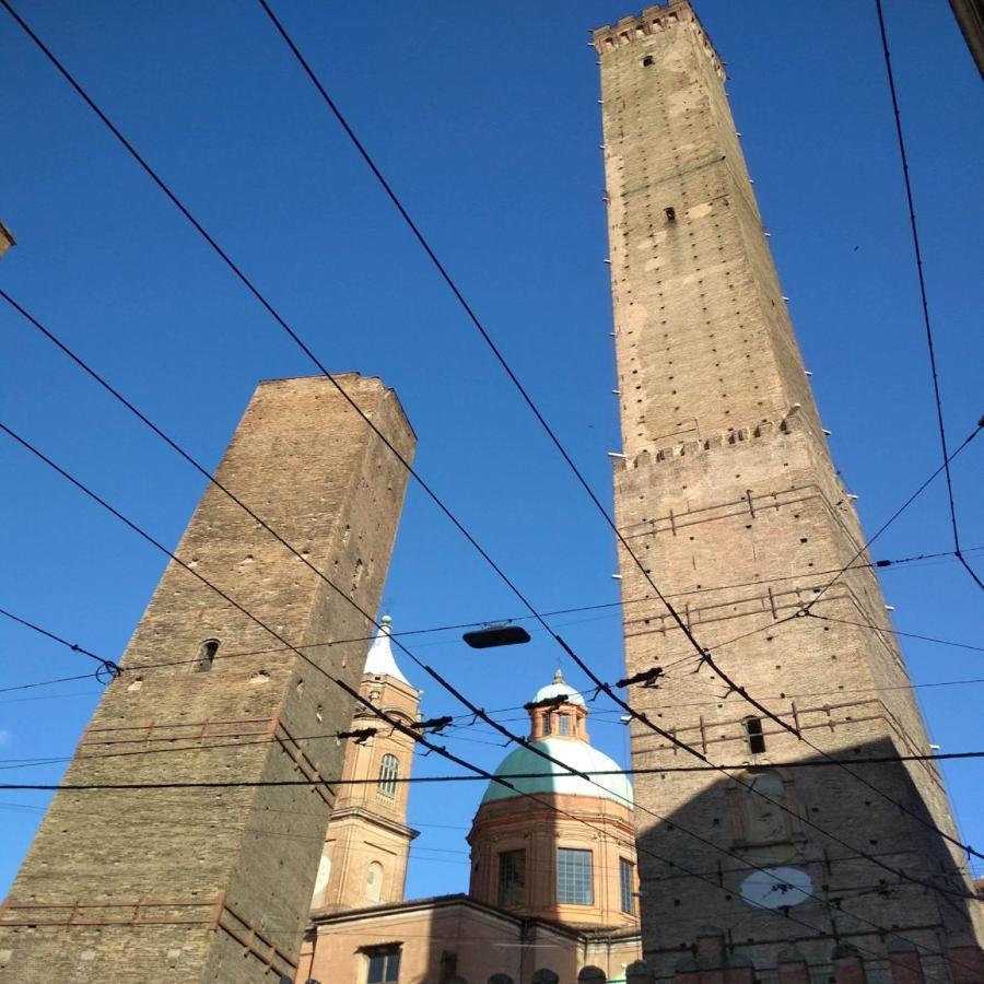 2Towers Holiday House_Centro Storico Di Bologna Luaran gambar